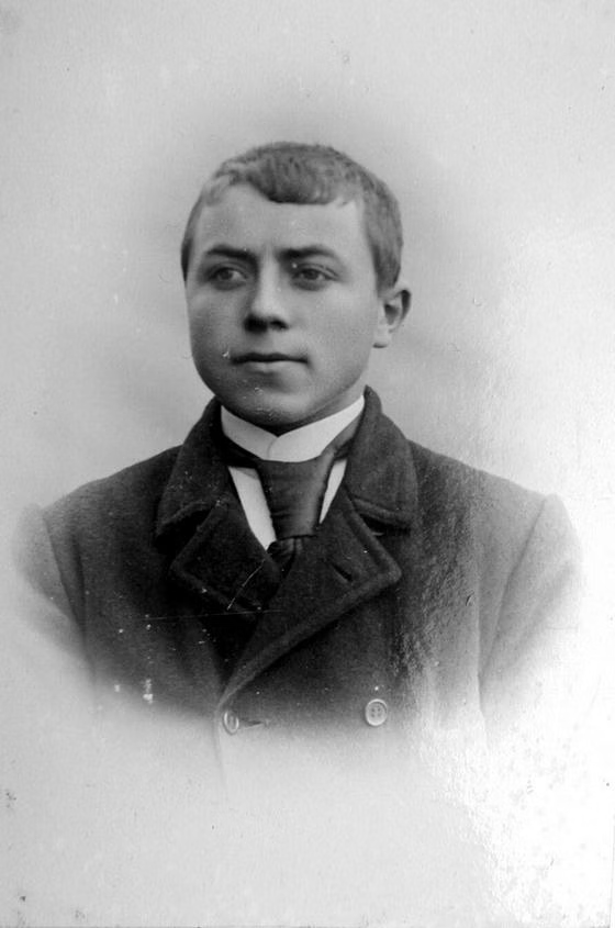 Ungdomsportrett av Anton Odin Tokstad omkring 1900